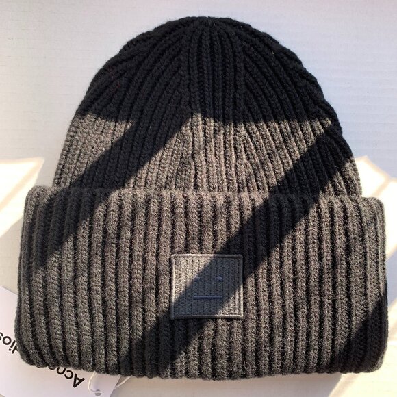 Acne Studios Classic Black Beanie – Timeless Cold Weather Must